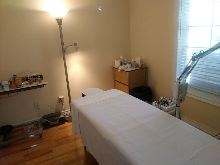Acupuncture treatment room at our richmond hill location